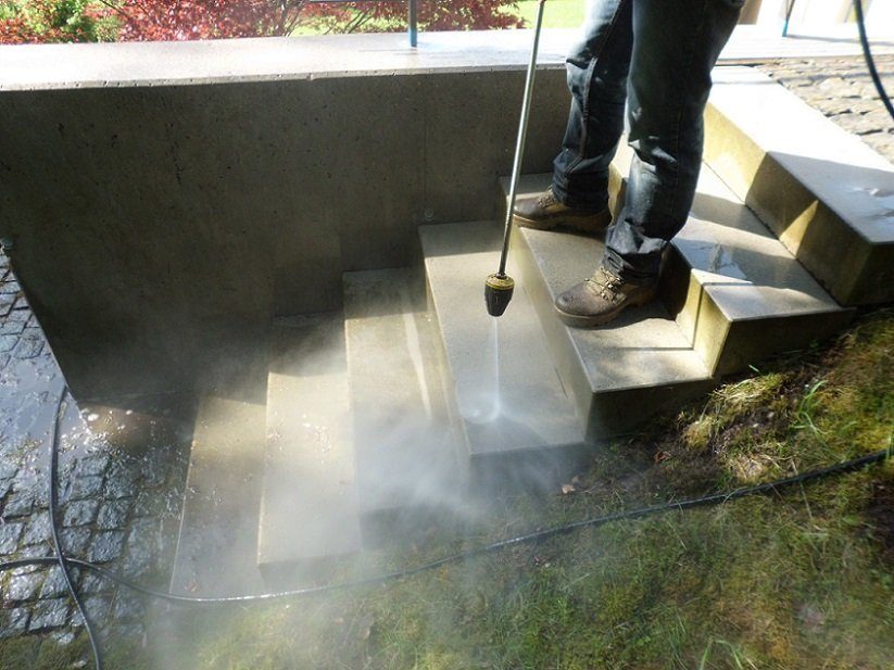 Bloki betonowe: czyszczenie, renowacja, uszczelnianie, konserwacja 3 Reinigung einer Betonsteintreppe